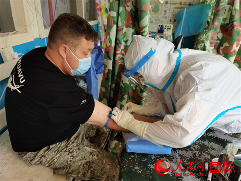Timu ya Madaktari wa China ya Kikosi cha 25 cha walinda amani nchini DRC  yatumia Akili Bandia (AI) Kuthibitisha haraka ugonjwa wa Malaria 
