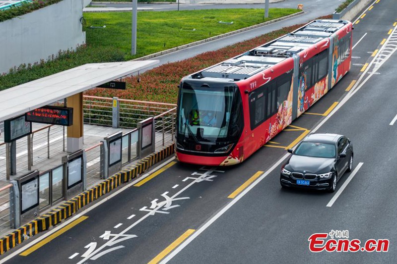 Treni ya akili bandia bila ya reli yafanyiwa majaribio ya uendeshaji Chengdu