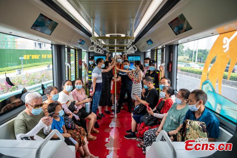 Treni ya akili bandia bila ya reli yafanyiwa majaribio ya uendeshaji Chengdu