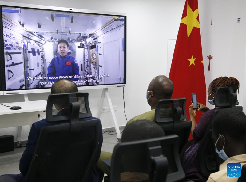 Wanaanga wa China wazungumza wakiwa anga ya juu na vijana wa nchi mbalimbali za Afrika