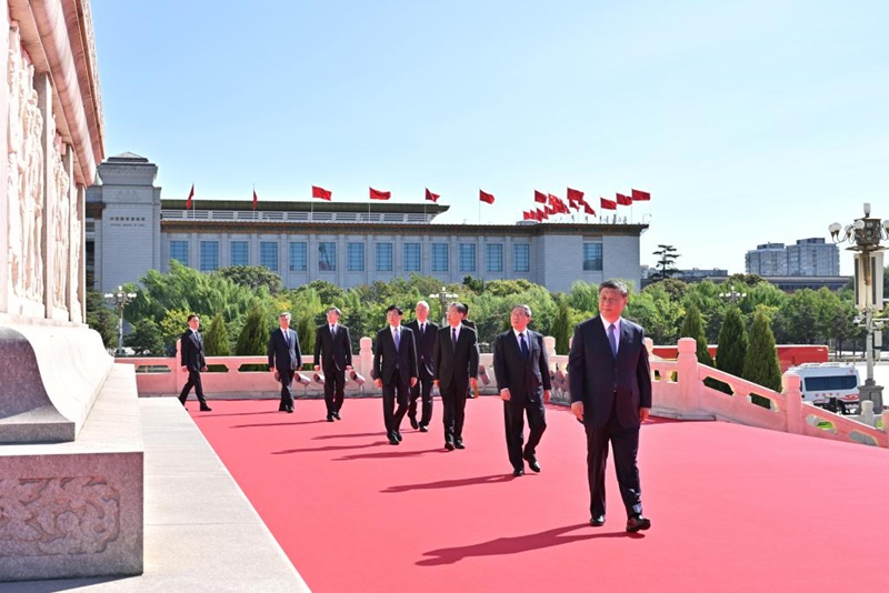 Rais Xi Jinping atoa heshima kwa mashujaa wa Kitaifa katika Siku ya Mashujaa Waliojitoa Mhanga kwa Taifa la China
