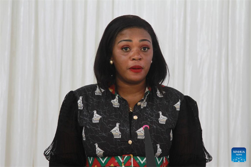 Waziri wa Teknolojia ya Habari na Mawasiliano (TEHAMA) wa Zimbabwe Tatenda Mavetera akihutubia hafla ya uzinduzi wa programu ya Seeds for the Future mjini Harare, Zimbabwe, Oktoba 24, 2023. (Xinhua/Tafara Mugwara)