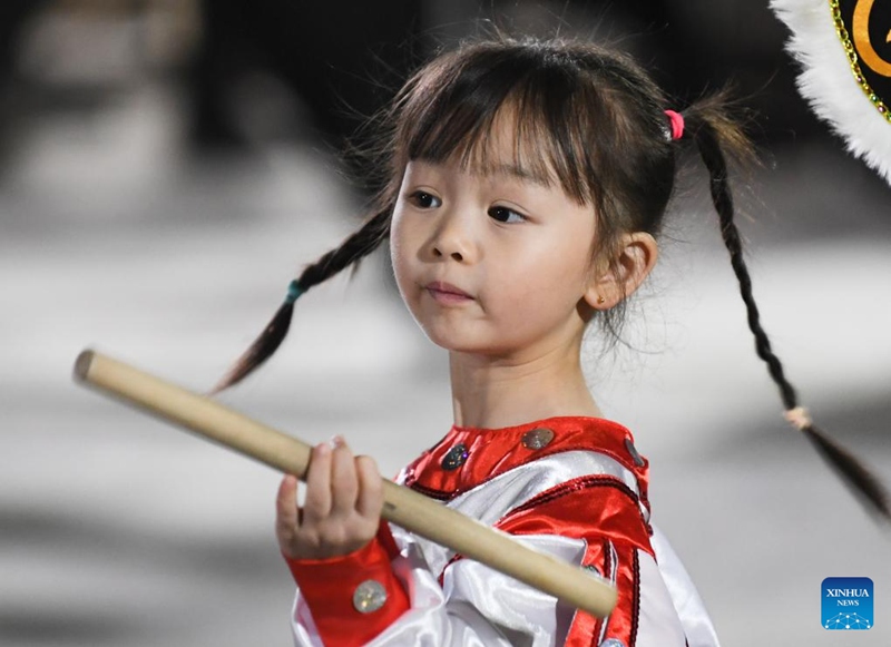 Msichana wa miaka 5 ashiriki ngoma ya jadi ya Yingge mkoani Guangdong, Kusini mwa China
