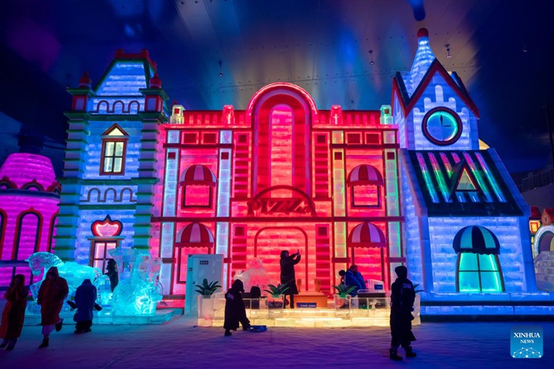 Bustani ya ndani ya barafu na theluji ambayo ni kubwa zaidi duniani yafunguliwa Harbin, China