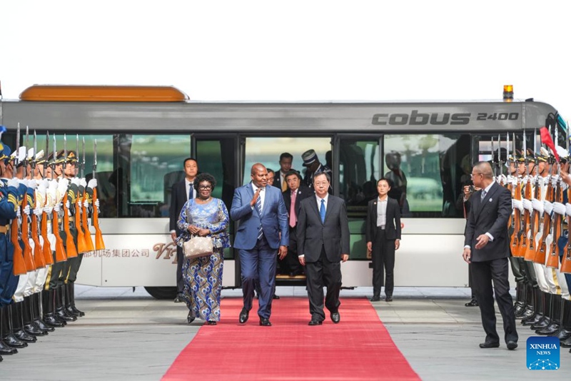 Viongozi wakuu mbalimbali wa kuhudhuria mkutano wa FOCAC wawasili Beijing kwa mfululizo