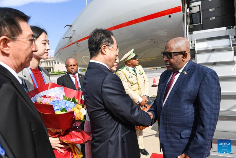 Viongozi wakuu mbalimbali wa kuhudhuria mkutano wa FOCAC wawasili Beijing kwa mfululizo