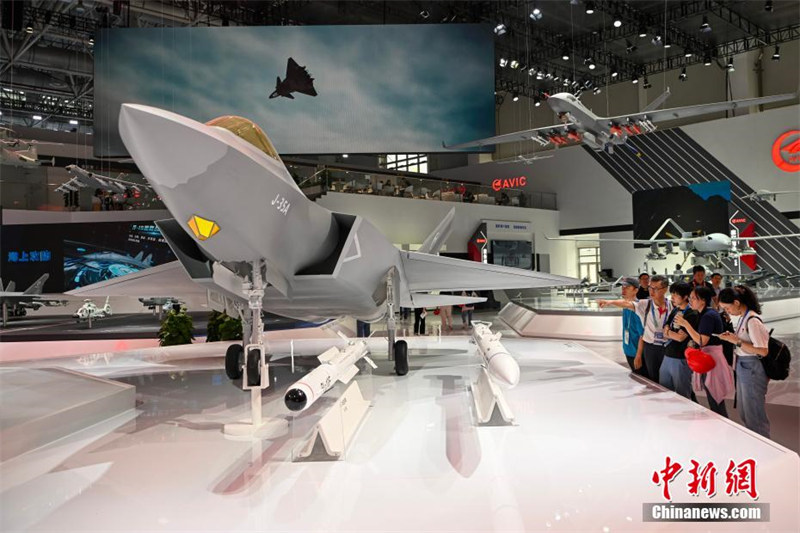 Kutembelea kwenye Maonyesho ya 15 ya kimataifa ya usafiri wa ndege na safari za anga ya juu ya China