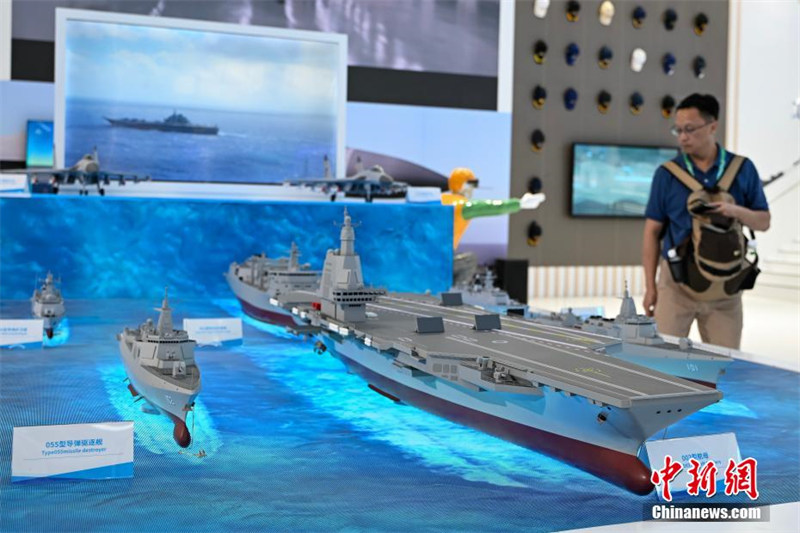 Kutembelea kwenye Maonyesho ya 15 ya kimataifa ya usafiri wa ndege na safari za anga ya juu ya China