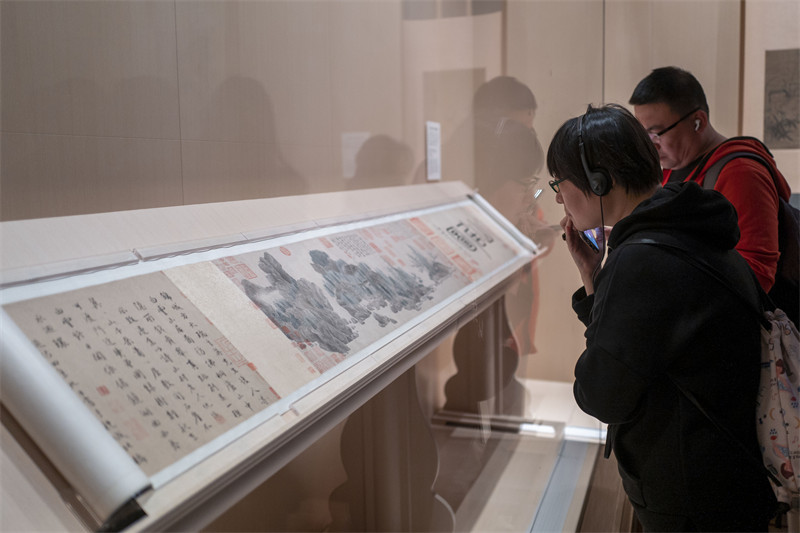 Maonyesho ya Hazina za Ngazi ya Kitaifa za Picha za Uchoraji na Sanaa za Maandiko ya Kichina yafanyika katika Jumba la Mashariki la Makumbusho la Shanghai, China