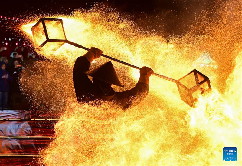 Tamasha la utalii lenye kujikita katika barafu na theluji lafunguliwa katika Mongolia ya Ndani, China