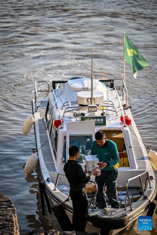 Tarishi mwenye kujituma sana kwenye njia ya baharini ya Mkoa wa Fujian, Kusini Mashariki mwa China