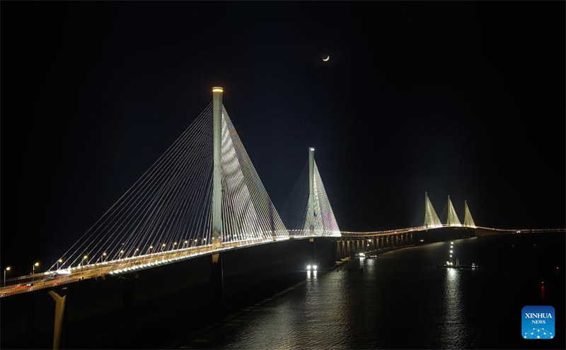 Barabara mpya ya kuvuka baharini yafunguliwa kwa matumizi katika Mkoani Guangdong