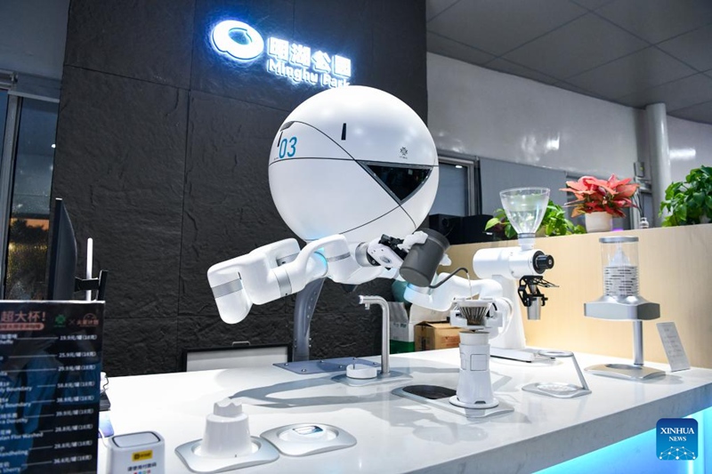 Katika picha: matumizi ya teknolojia za hali ya juu za AI katika bustani za sehemu mbalimbali za Shenzhen, China