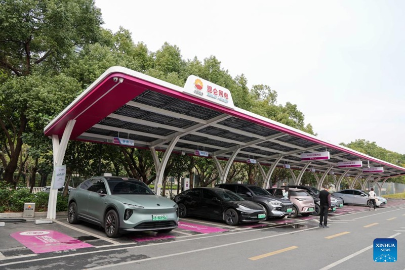 Katika picha: matumizi ya teknolojia za hali ya juu za AI katika bustani za sehemu mbalimbali za Shenzhen, China