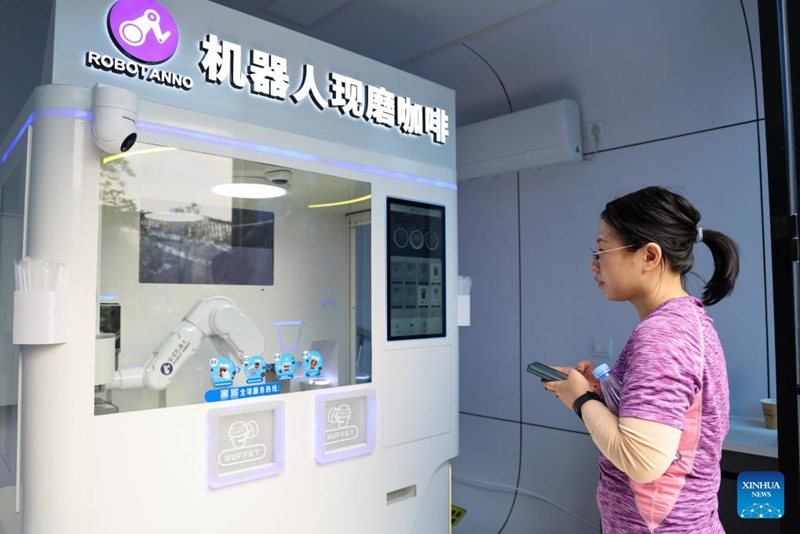 Katika picha: matumizi ya teknolojia za hali ya juu za AI katika bustani za sehemu mbalimbali za Shenzhen, China