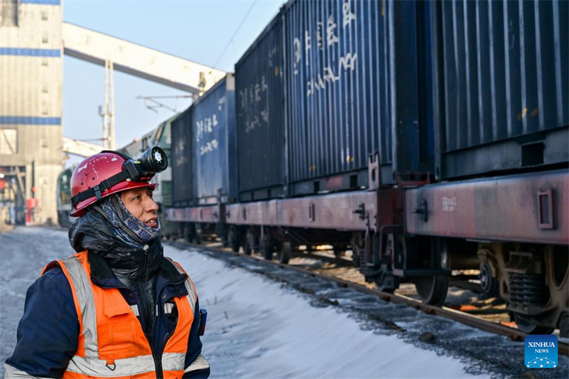 Reli ya Xinjiang yahakikisha usafirishaji wenye ufanisi bora wa makaa ya mawe kwa Sikukuu ya Mwaka Mpya wa Jadi wa China