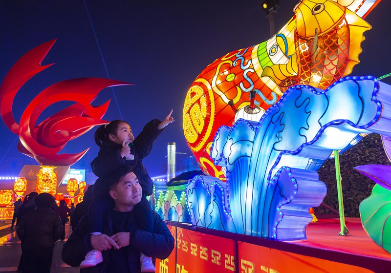 Watu wafurahia shughuli mbalimbali kote China wakati wa Mwaka Mpya wa Jadi wa China