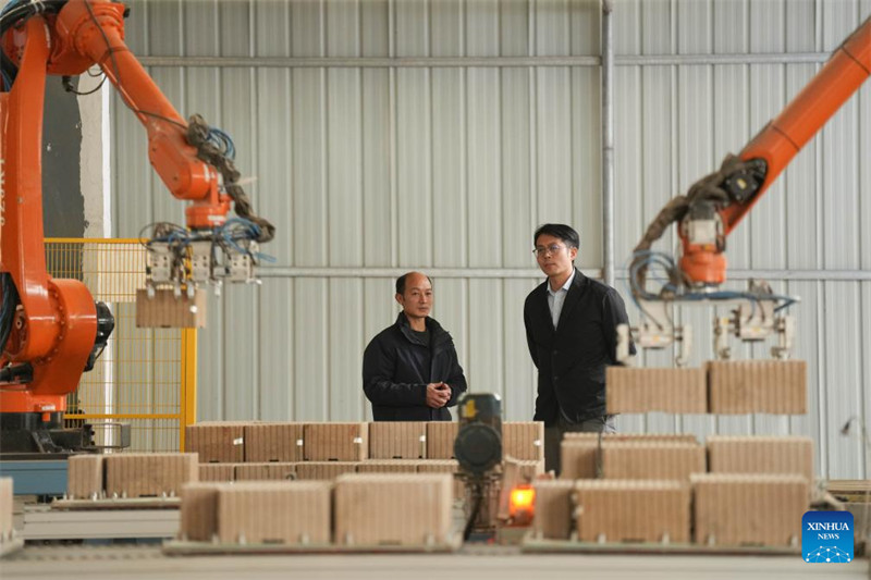 Meneja kijana atafuta uvumbuzi katika shughuli za kijadi za fataki za fashifashi