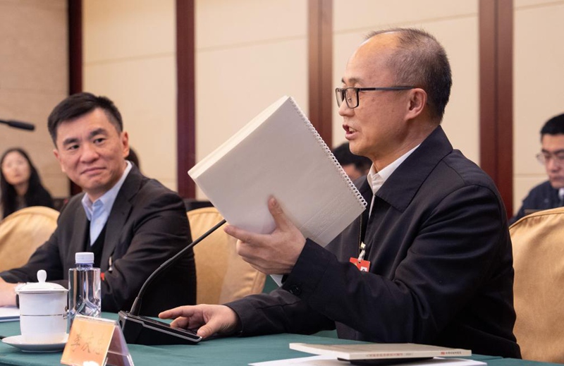 Ripoti ya kazi ya serikali ya China yatolewa katika Breli kusaidia wajumbe wenye ulemavu wa macho