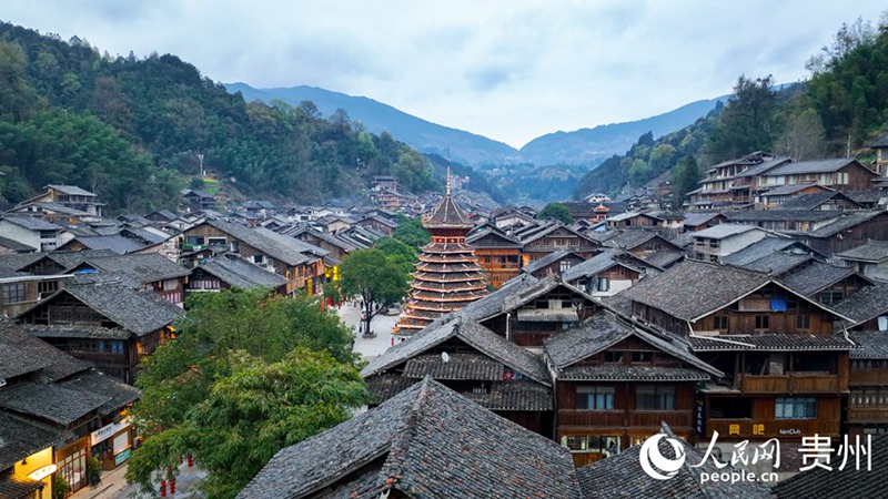 Kijiji cha Kabila la Wadong la Zhaoxing, China: Kuperuzi mandhari ya desturi za kikabila katika majira ya mchipuko