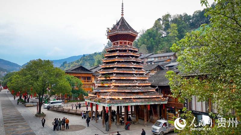 Kijiji cha Kabila la Wadong la Zhaoxing, China: Kuperuzi mandhari ya desturi za kikabila katika majira ya mchipuko