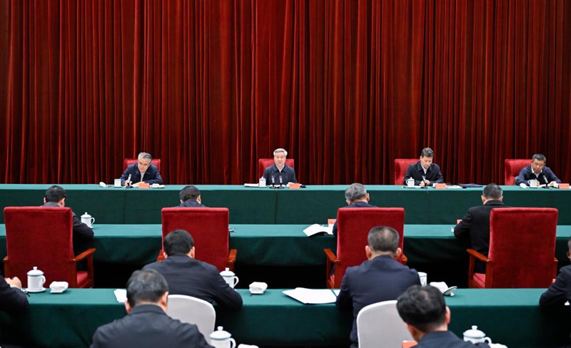 Li Xi, mjumbe wa Kamati ya Kudumu ya Ofisi ya Siasa ya Kamati Kuu ya Chama cha Kikomunisti cha China (CPC) ambaye pia ni katibu wa Kamati Kuu ya Ukaguzi wa Nidhamu ya CPC, akiongoza kongamano mjini Nanchang, Mkoani Jiangxi, mashariki mwa China, Machi 20, 2025. (Xinhua/Yue Yue Yue)
