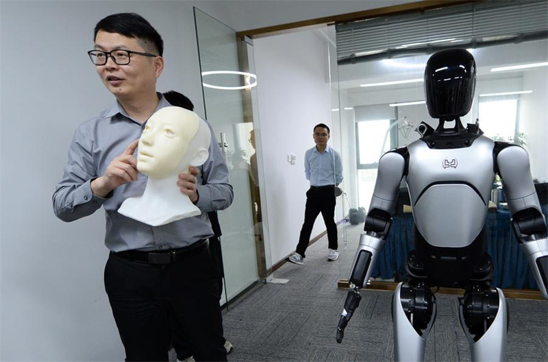 Viwanda vvya roboti vyastawi katika Mkoa wa Guangdong kusini mwa China