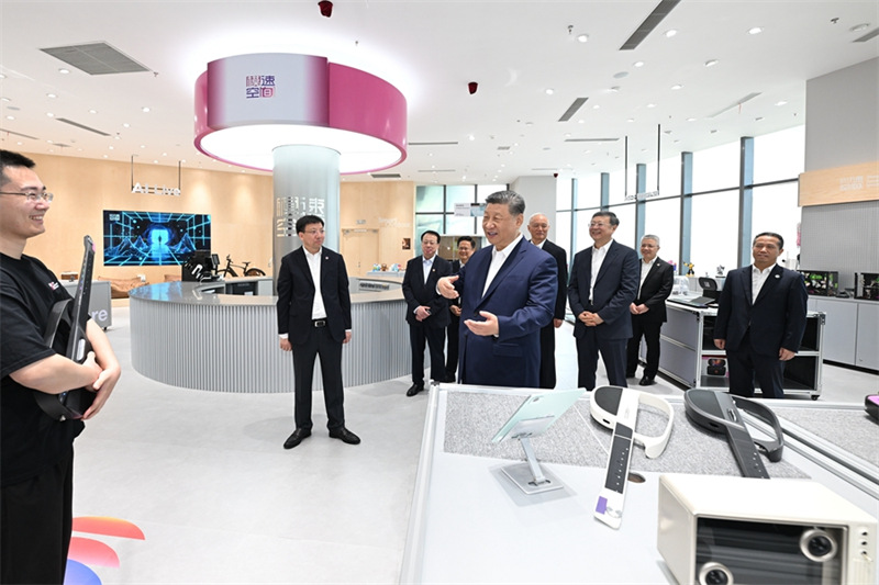 Rais Xi akagua jukwaa la kuzalisha modeli kubwa la Shanghai, akisisitiza matarajio ya China juu ya AI