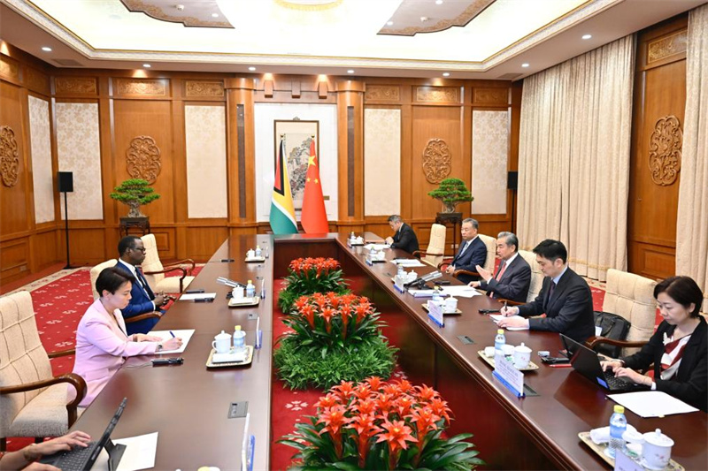 Wang Yi akutana na wageni wanaoshiriki katika mkutano wa nne wa mawaziri wa Baraza la China-CELAC