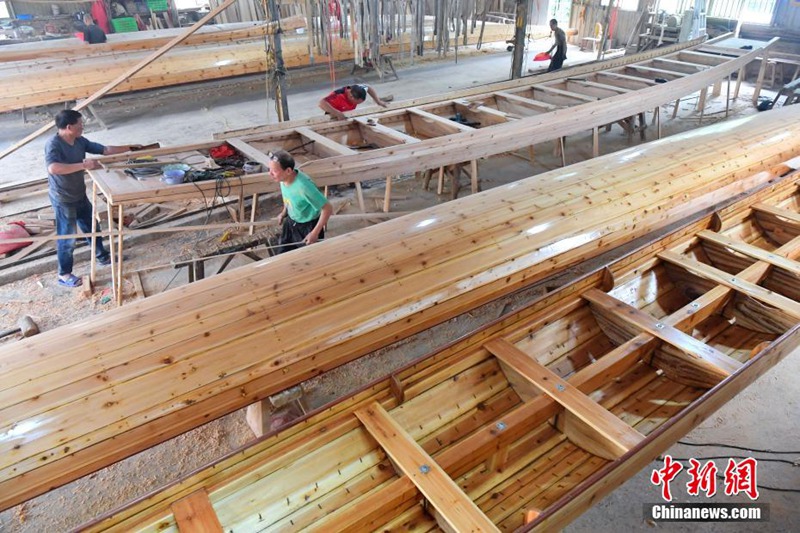 “Kijiji No. 1 cha Mashua ya Dragon cha China” chawa na pilika za uzalishaji mashua wakati Sikukuu ya Duanwu ikiwadia