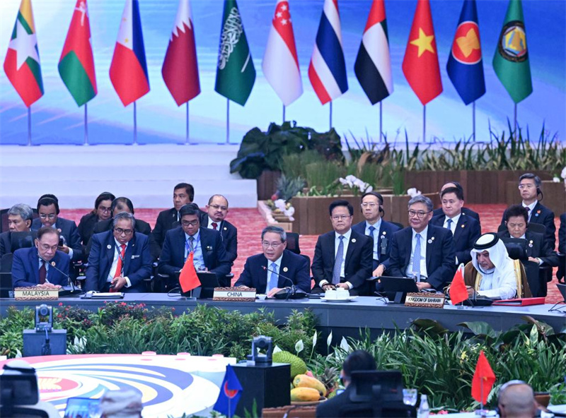 Waziri Mkuu wa China Li Qiang akihudhuria Mkutano wa Kilele wa ASEAN (Jumuiya ya Nchi za Asia Kusini-Mashariki)-China-GCC (Baraza la Ushirikiano la Nchi za Ghuba) mjini Kuala Lumpur, mji mkuu wa Malaysia, Mei 27, 2025. (Xinhua/Rao Aimin)