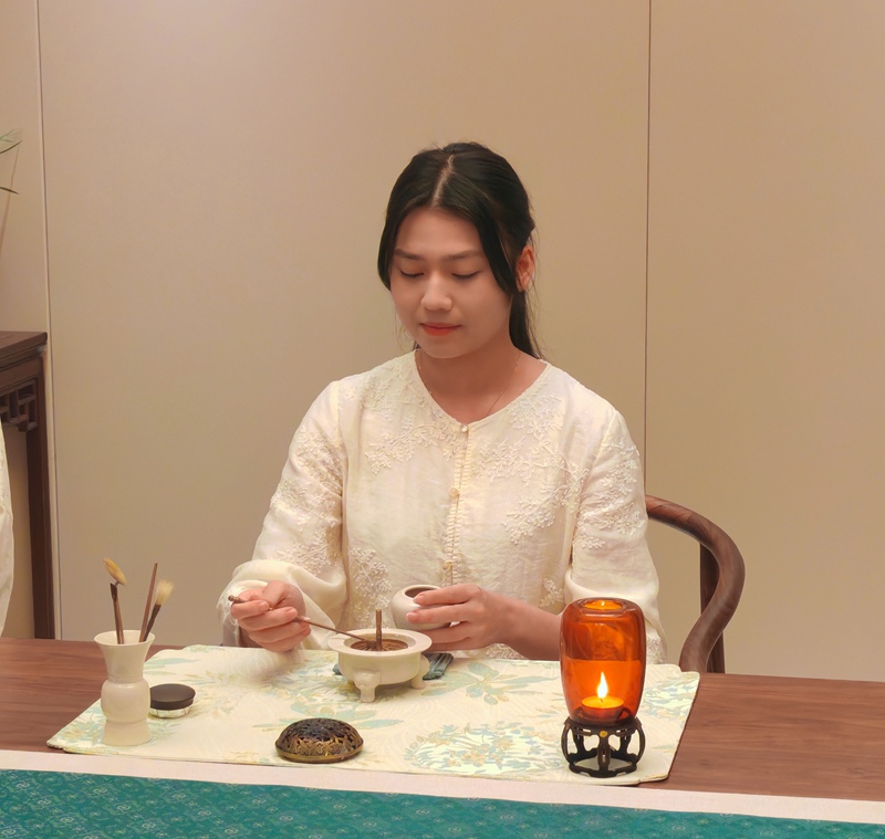 China inayosonga mbele | Miti iliyojeruhiwa yatoa manukato ya ajabu: Kuchunguza siri ya ufundi uliorithiwa wa Guangdong