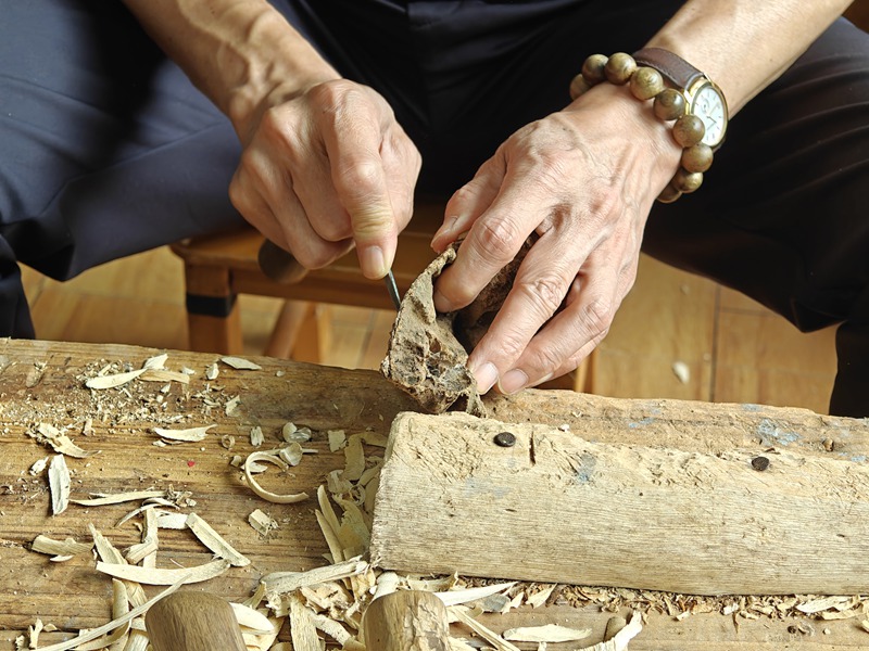 China inayosonga mbele | Miti iliyojeruhiwa yatoa manukato ya ajabu: Kuchunguza siri ya ufundi uliorithiwa wa Guangdong