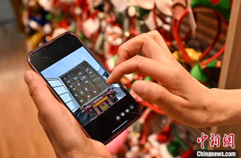 Mji wa Yiwu, China waingia kilele cha pilika za uzalishaji bidhaa za Krismasi