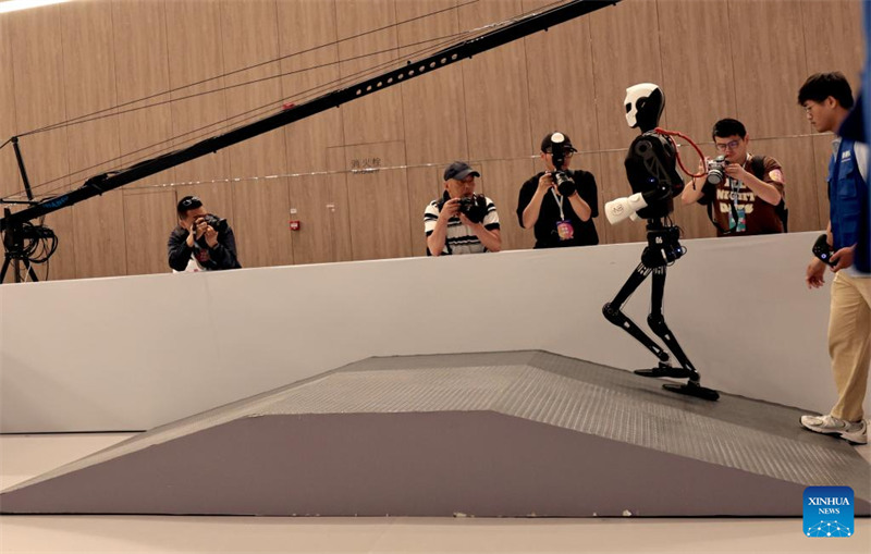 Mashindano ya Kimataifa ya Ustadi wa Roboti yenye Umbo la Binadamu yafanyika mjini Shanghai, China