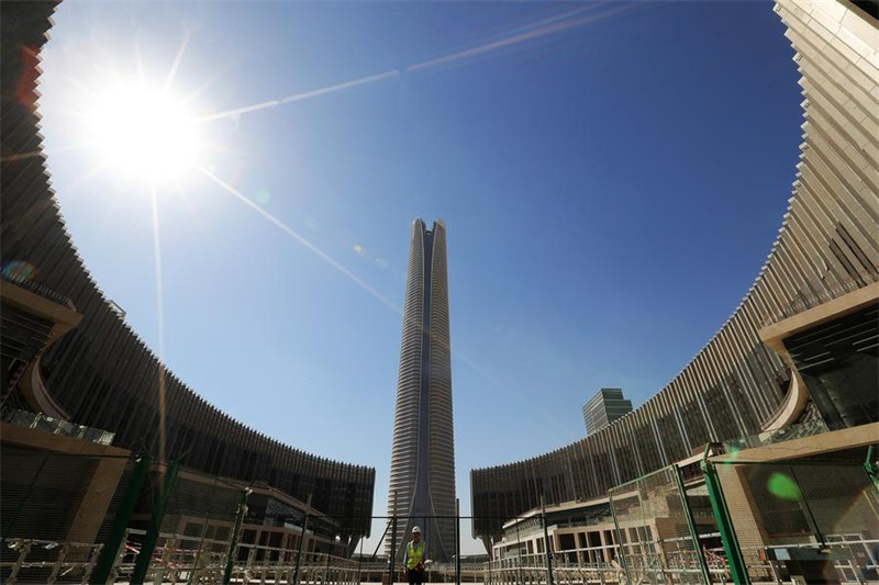 Picha hii iliyopigwa Septemba 18, 2024 ikionyesha mwonekano wa Eneo la Katikati la Kibiashara (CBD) la mji mkuu mpya wa utawala wa Misri, mashariki mwa Cairo, Misri. (Xinhua/Wang Dongzhen)