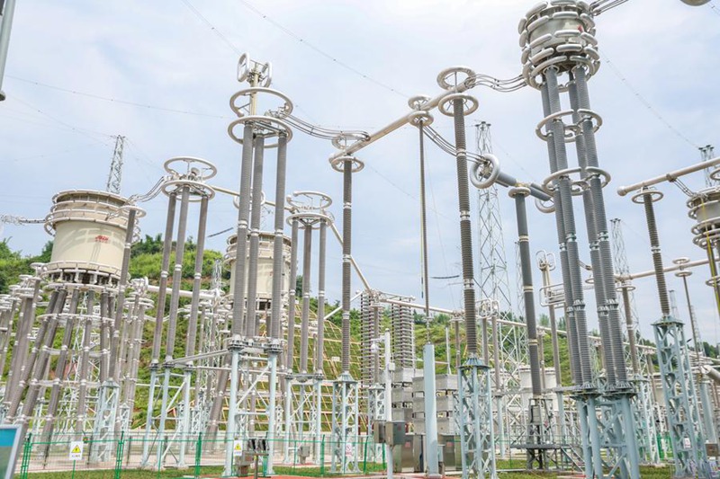 Mradi mpya wa umeme wa nguvu ya juu waanza kusambaza umeme kutoka Xinjiang hadi Chongqing, China