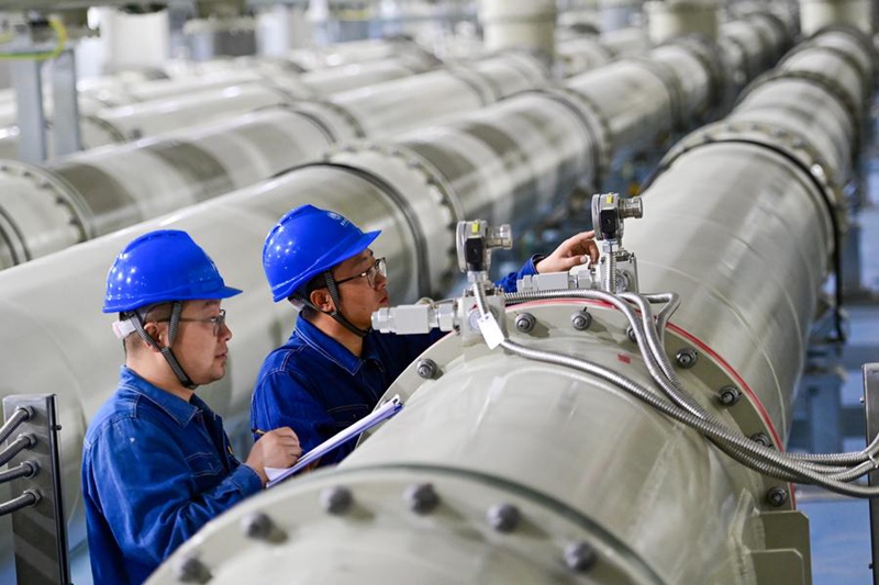 Mradi mpya wa umeme wa nguvu ya juu waanza kusambaza umeme kutoka Xinjiang hadi Chongqing, China