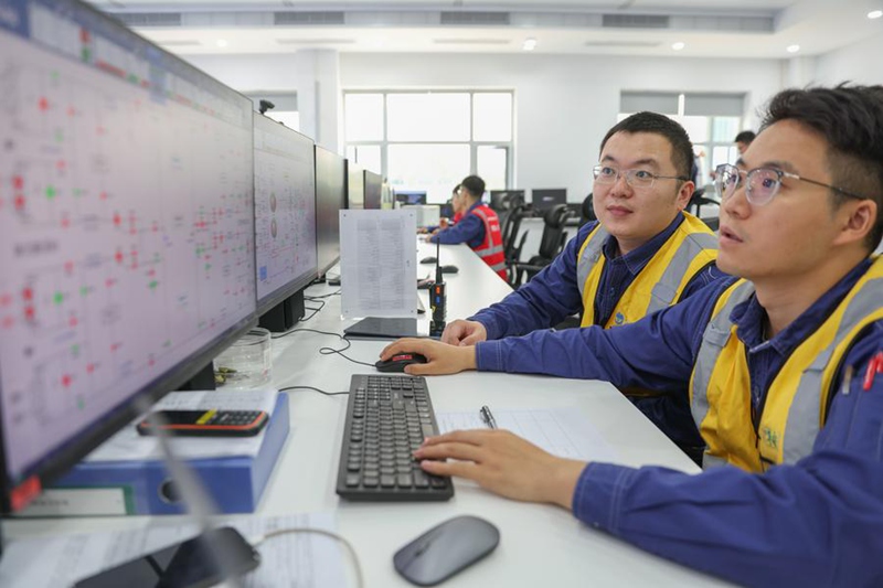 Mradi mpya wa umeme wa nguvu ya juu waanza kusambaza umeme kutoka Xinjiang hadi Chongqing, China