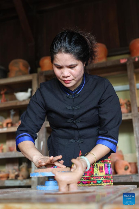 Kijiji cha Heitu Kusini mwa China chaanzisha ushirika kuendeleza vyombo vya ufinyanzi vya Kabila la Wali