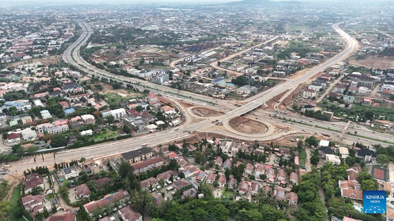 Rais wa Nigeria azindua barabara kuu iliyojengwa na kampuni ya China katika mji mkuu, Abuja