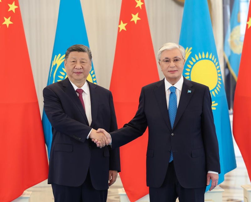 Rais Xi Jinping wa China na Rais wa Kazakhstan Kassym-Jomart Tokayev wakifanya mazungumzo katika ikulu ya rais mjini Astana, Kazakhstan, Juni 16, 2025. (Xinhua/Huang Jingwen)
