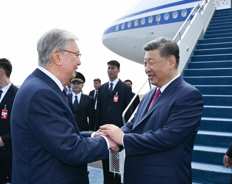Rais wa China Xi Jinping akiondoka Astana na kuelekea Beijing baada ya kuhudhuria Mkutano wa pili wa Wakuu wa China na Asia ya Kati mjini Astana, Kazakhstan, Juni 18, 2025. (Xinhua/Xie Huanchi)