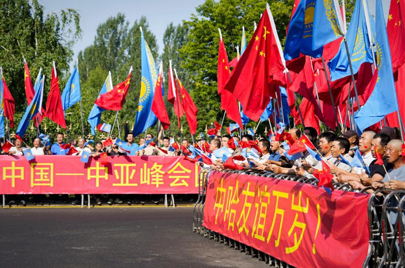 Rais wa China Xi Jinping akiondoka Astana na kuelekea Beijing baada ya kuhudhuria Mkutano wa pili wa Wakuu wa China na Asia ya Kati mjini Astana, Kazakhstan, Juni 18, 2025. (Xinhua/Bi Xiaoyang)