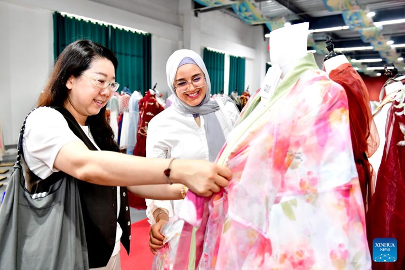 Wilaya ya Caoxian ya China yajenga mnyororo kamili wa viwanda vya vazi la kijadi la Hanfu