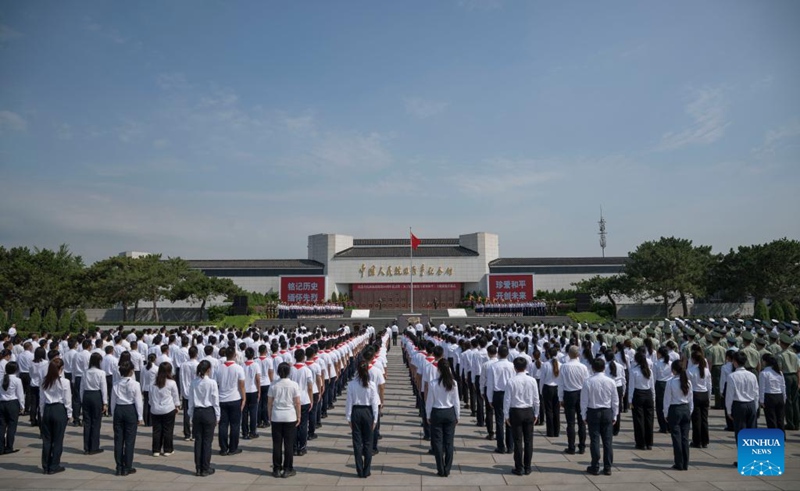 Picha iliyopigwa Julai 7, 2025 ikionyesha hafla ya kuadhimisha miaka 88 tangu kuanza kwa vita vya taifa zima dhidi ya uvamizi wa Japan, mjini Beijing, mji mkuu wa China, Julai 7, 2025. (Xinhua/Cai Yang)