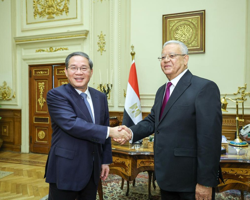 Waziri Mkuu wa China Li Qiang akikutana na Spika wa Baraza la Wawakilishi la Misri Hanafy Ali Gebaly mjini Cairo, Misri, Julai 9, 2025. (Xinhua/Liu Bin)