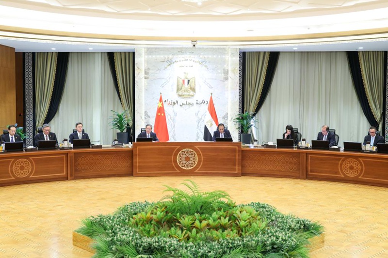 Waziri Mkuu wa China Li Qiang akifanya mazungumzo na Waziri Mkuu wa Misri Mostafa Kamal Madbouly mjini Cairo, Misri, Julai 10, 2025. (Xinhua/Liu Weibing)