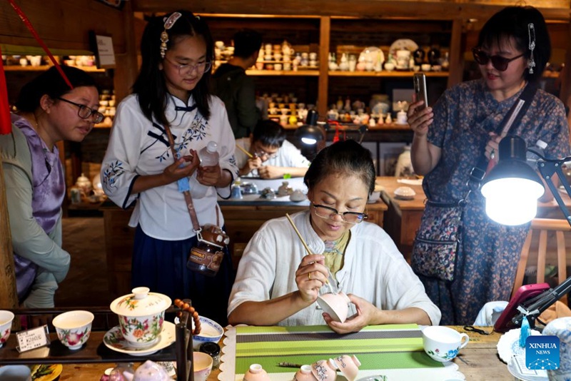 Eneo la mtaa mkongwe lawa na ustawi kwa uvumbuzi wa kitamaduni na utalii mkoani Jiangxi, China