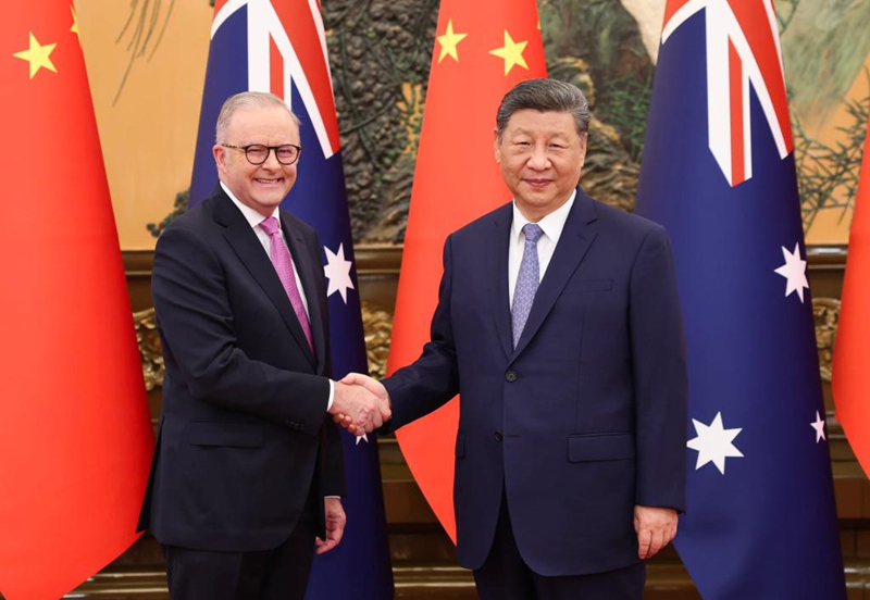 Rais wa China Xi Jinping akikutana na Waziri Mkuu wa Australia Anthony Albanese, ambaye yuko katika ziara rasmi nchini China, katika Jumba la Mikutano ya Umma mjini Beijing, mji mkuu wa China, Julai 15, 2025. (Xinhua/Huang Jingwen)